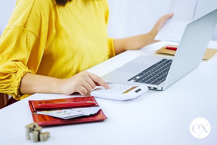 woman-using-calculator