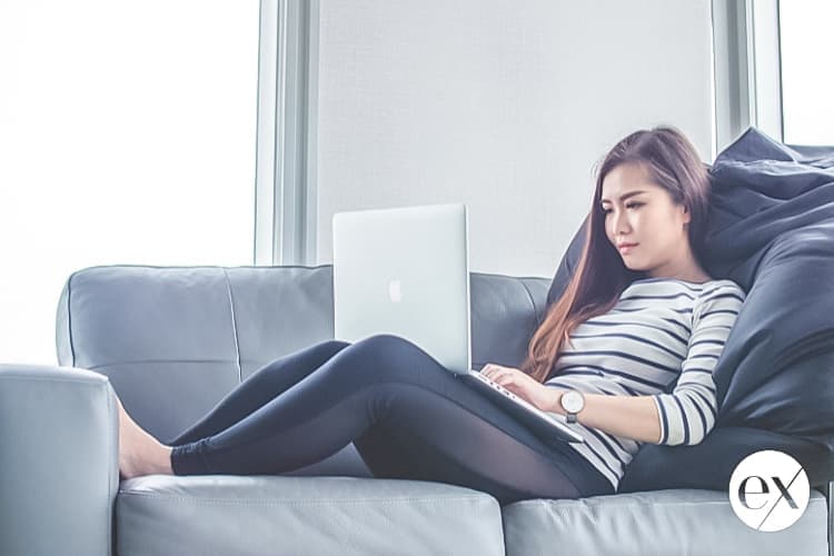 woman-at-computer-on-couch