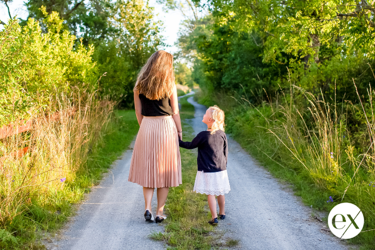 mother-walking-daughter-tips-parenting-after-divorce